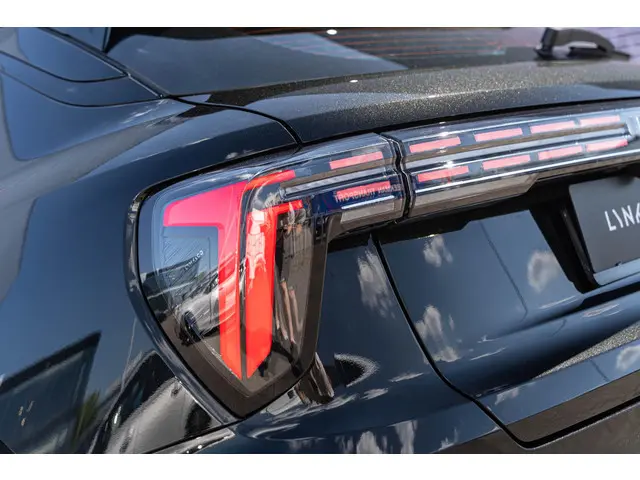 Lynk & Co 01 1.5 Core 2026 Hybride Benzine 35