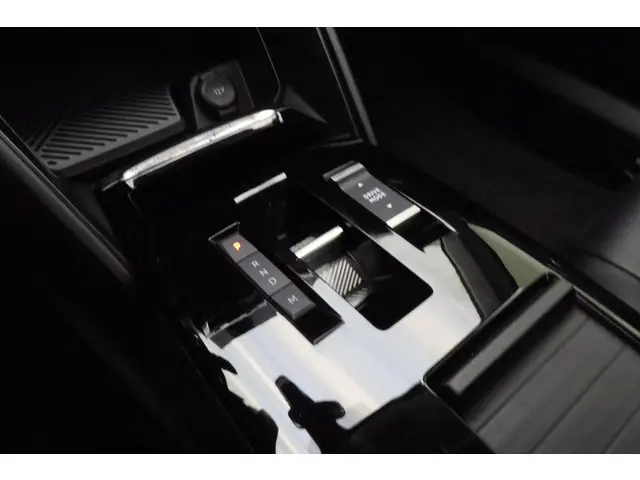 Citroën C4 1.2 Puretech Feel Edition 2021 Benzine 19