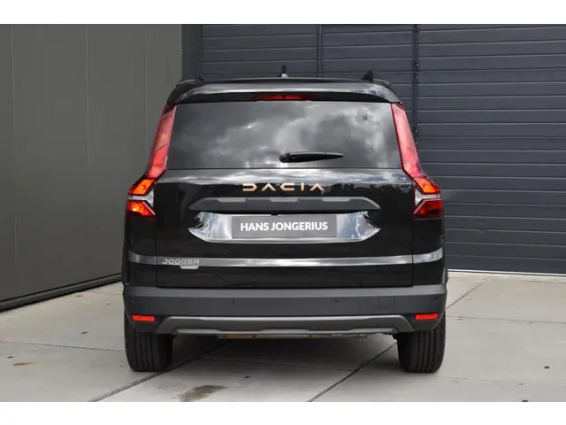 Dacia Jogger Hybrid 140 Extreme 2025 Hybride Benzine 8