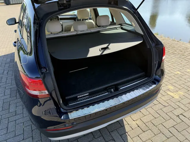Mercedes-Benz GLC 350e 4MATIC 2018 Hybride Benzine 28