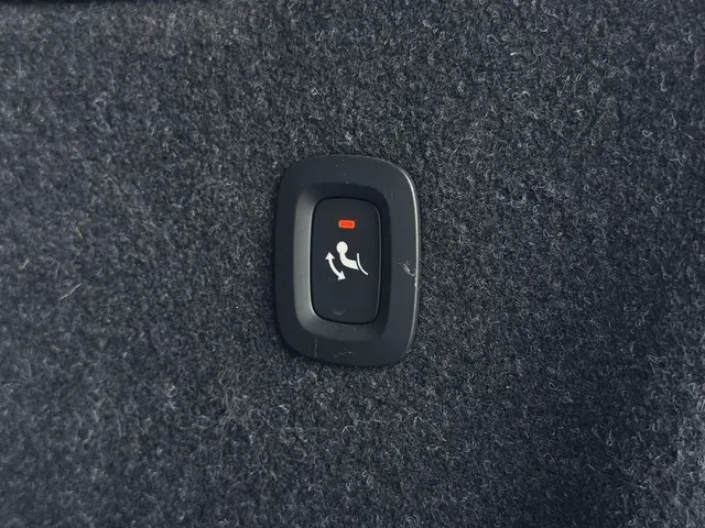 Volvo XC40 1.5 T4 Recharge R-Design 2020 Hybride Benzine 4