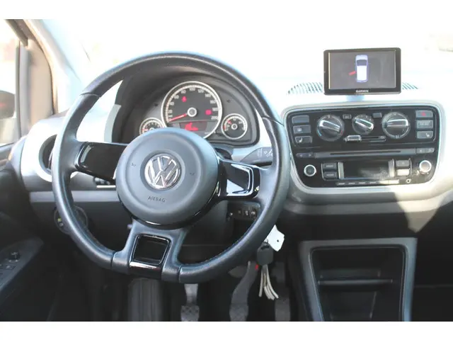 Volkswagen up! 1.0 high up! BlueMotion 2013 Benzine 12