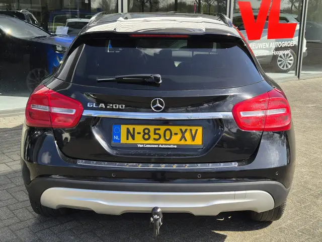 Mercedes-Benz GLA 200 Prestige 2017 Benzine 16