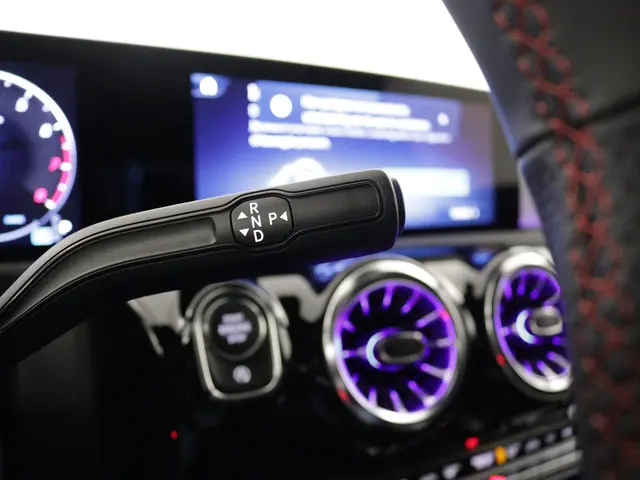 Mercedes-Benz CLA 180 AMG Line 2024 Hybride Benzine 20