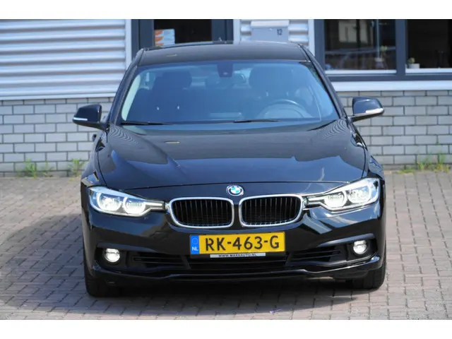 BMW 3 Serie 318i FACELIFT MODEL 2017 Benzine 13