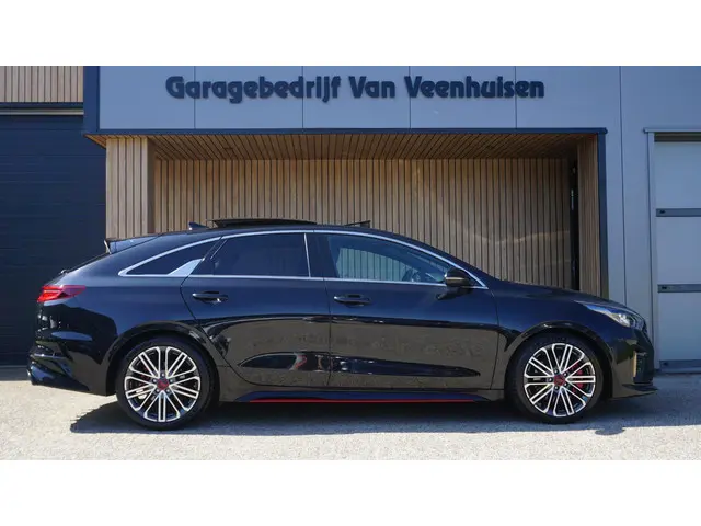 Kia ProCeed 3