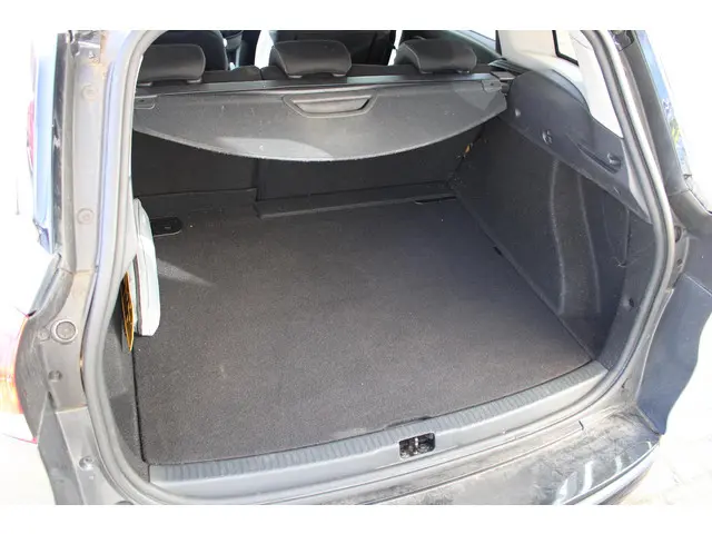 Renault Clio Estate 0.9 TCe Limited 2018 Benzine 9