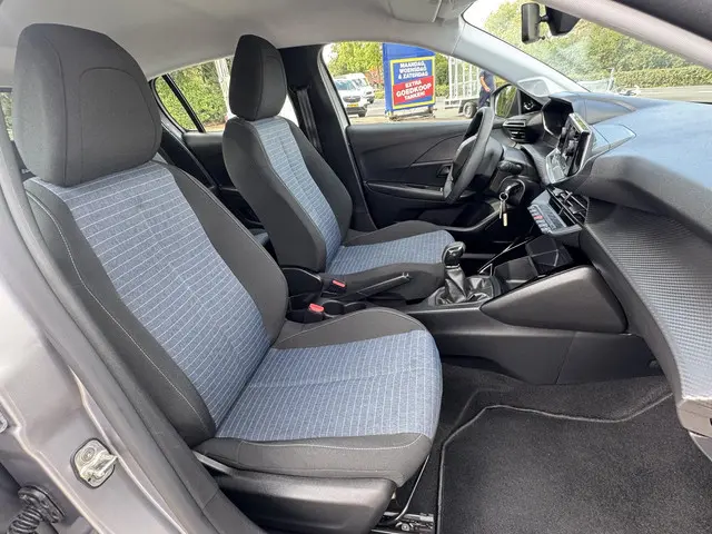 Peugeot 208 1.2 PureTech Like 2021 Benzine 16