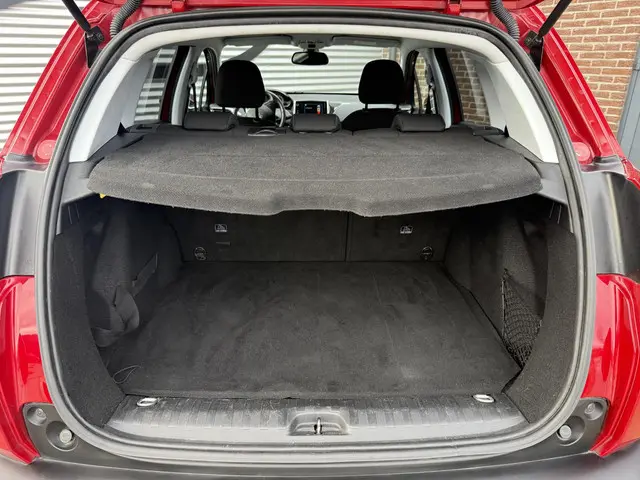 Peugeot 2008 1.2 PureTech Signature 2019 Benzine 26