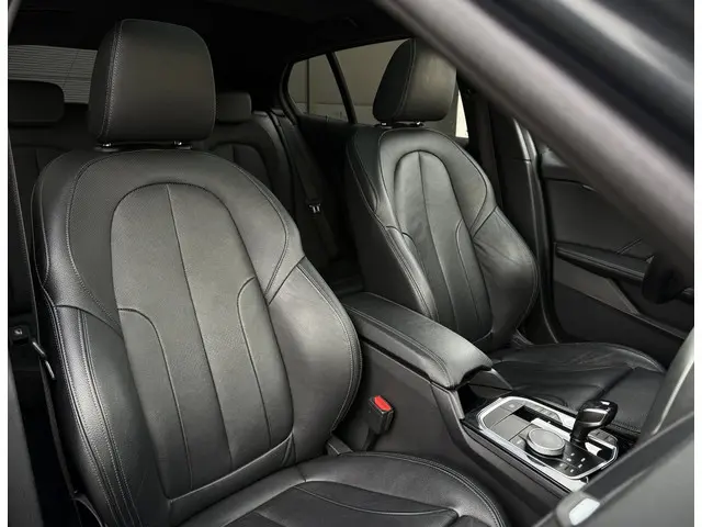 BMW 1 Serie 118i High Executive Edition 2020 Benzine 17