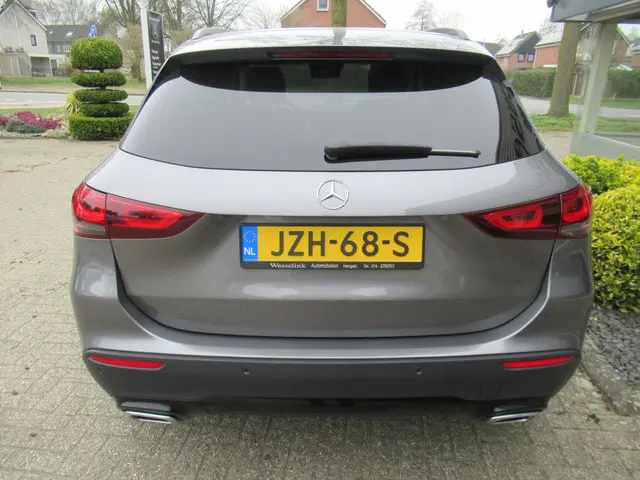 Mercedes-Benz GLA 200 Trekhaak/Panoramadak 2021 Benzine 10