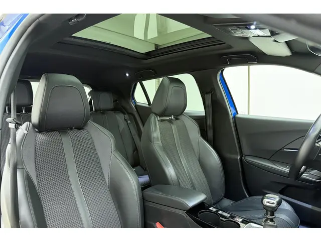 Peugeot 2008 1.2 PureTech GT 2022 Benzine 13