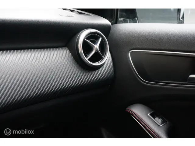 Mercedes-Benz A-Klasse 180 Prestige 2015 Benzine 24