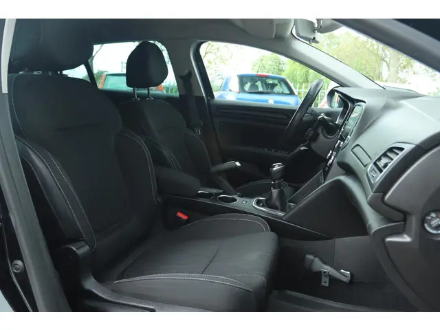 Renault Mégane Estate 1.3 TCE LIMITED 2019 Benzine 11