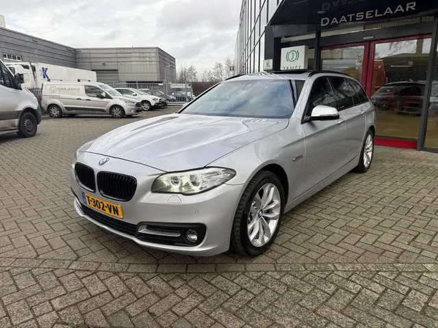 BMW 5 Serie Touring 520i High Executive 2016 Benzine 2