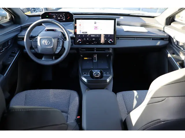 Toyota bZ4X Dynamic 73,1 kWh, 360 camera, 2026 Elektrisch 4