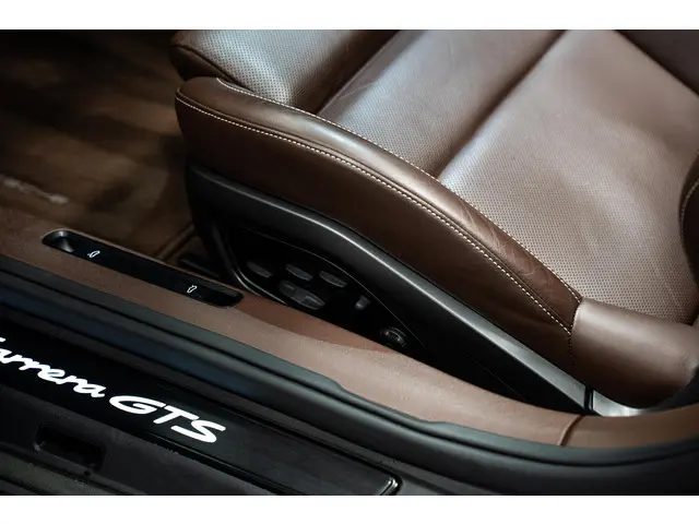 Porsche 911 Cabrio 3.0 Carrera GTS 2022 Benzine 12