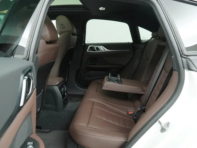 BMW i4 eDrive40 High Executive 84 kWh 2024 Elektrisch 15