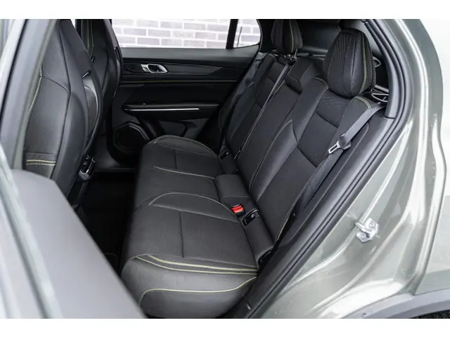 Lynk & Co 01 1.5 Core 2025 Hybride Benzine 28