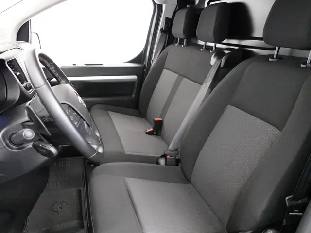Opel Vivaro 2.0 BlueHDi 145PK L3 Automaat 2024 Diesel 22