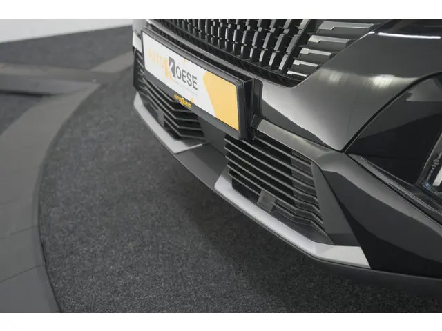 Peugeot 2008 PureTech 130 EAT8 GT 2024 Benzine 19