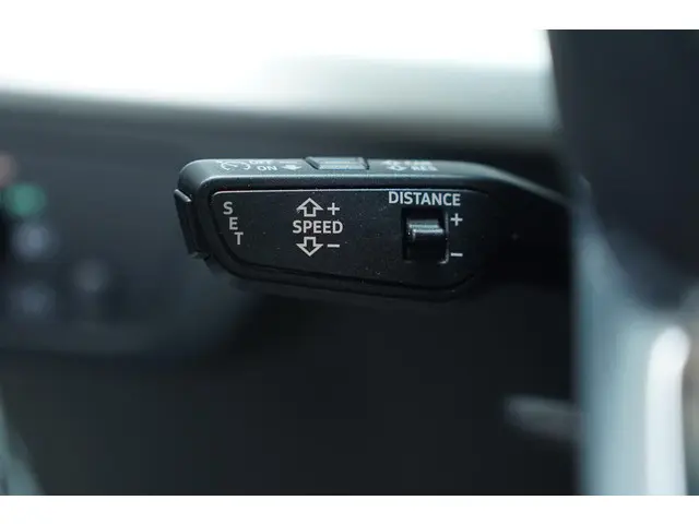 Audi Q5 50 TFSI e S edition 2021 Hybride Benzine 21