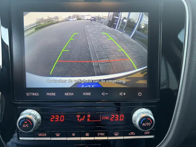 Mitsubishi Outlander 2.4 PHEV Pure + 2020 Hybride Benzine 19