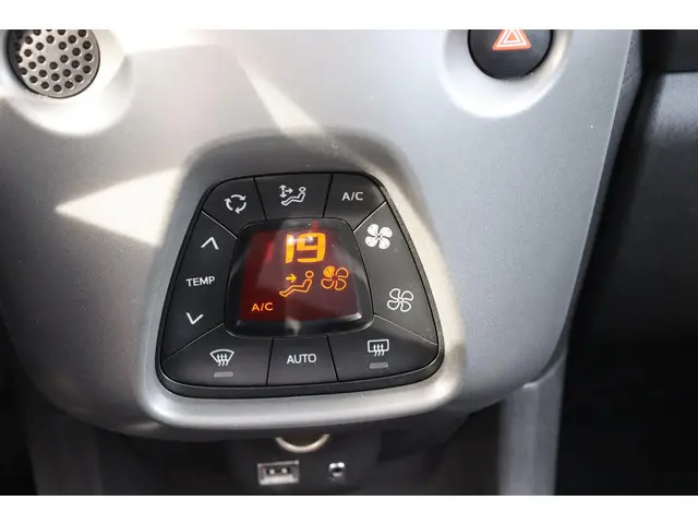Toyota Aygo 1.0 VVT-i x-cite 2020 Benzine 23