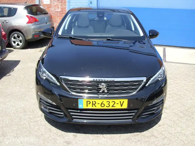 Peugeot 308 1.2 PureTech Allure 2017 Benzine 2