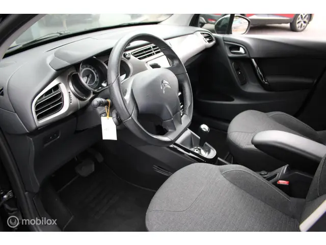 Citroën C3 1.2 PureTech Exclusive 2016 Benzine 16