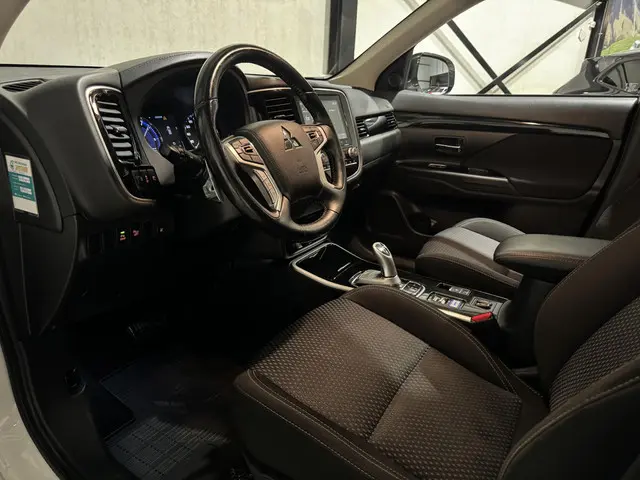 Mitsubishi Outlander 2.4 PHEV Pure 2020 Hybride Benzine 7