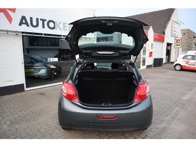 Peugeot 208 1.0 VTi Blue Lease 2013 Benzine 26