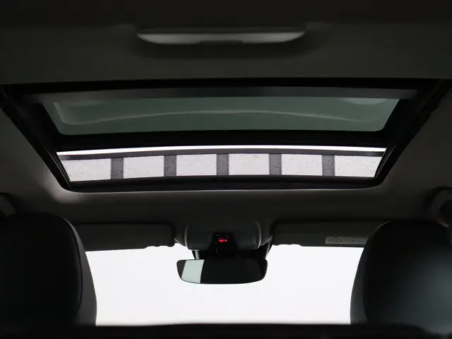 Volvo XC60 2.0 T5 FWD Ocean Race 2015 Benzine 9