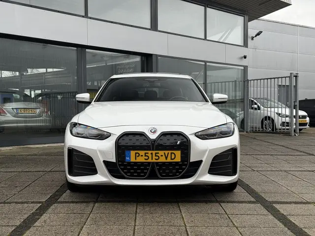 BMW i4 eDrive40 Aut. M-Sport 84kwh 2022 Elektrisch 8