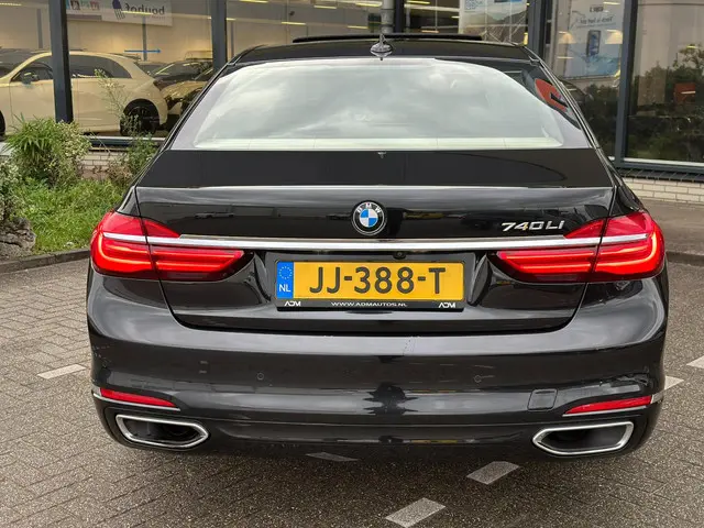BMW 7 Serie 740Li High Executive 2016 Benzine 17