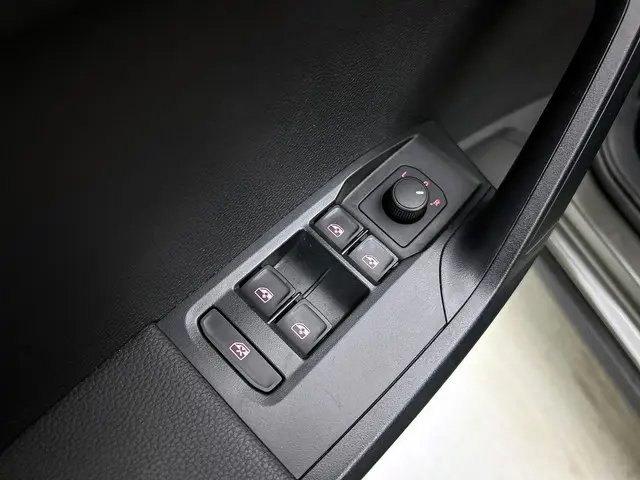 SEAT Arona 1.0 TSI AUTOM. Style Connect 2024 Benzine 31