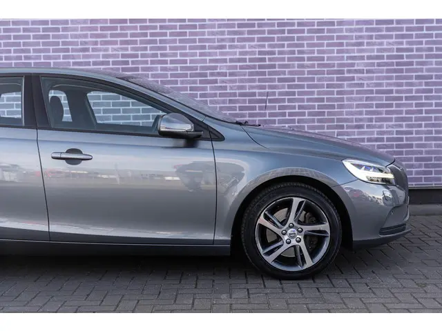Volvo V40 T3 Automaat Inscription 2018 Benzine 15