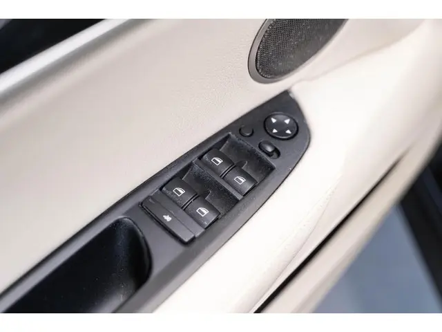 BMW X5 4.4i M 556 PK Akrapovic Full Option 2012 Benzine 50