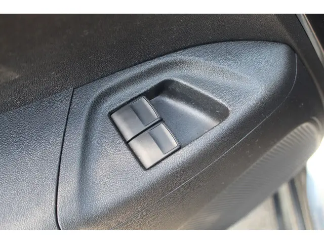 Peugeot 108 1.0 e-VTi Active//GEARBOX BROKEN!! 2018 Benzine 6