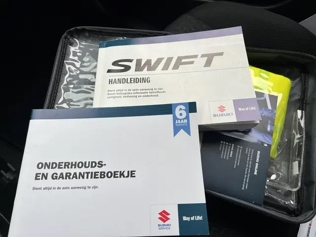 Suzuki Swift 1.2 Style Smart Hybrid 2022 Benzine 15