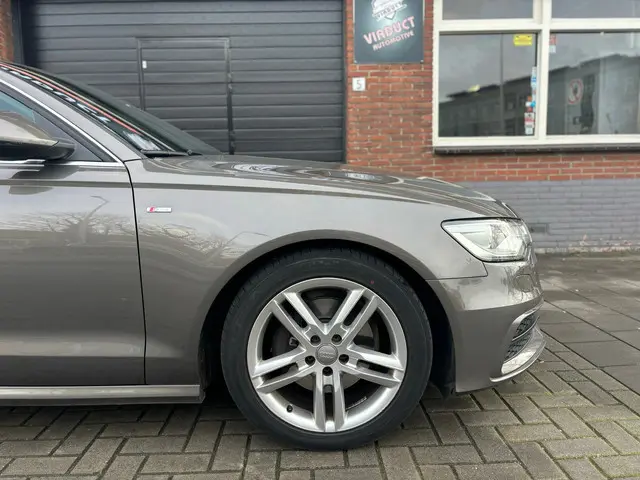 Audi A6 Limousine 2.0 TFSI S-Line Edition 2013 Benzine 9