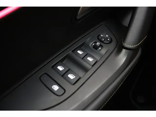 Peugeot e-2008 EV GT Pack 50 kWh 2021 Elektrisch 16