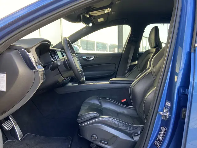 Volvo XC60 2.0 T5 AWD R-Design 2019 Benzine