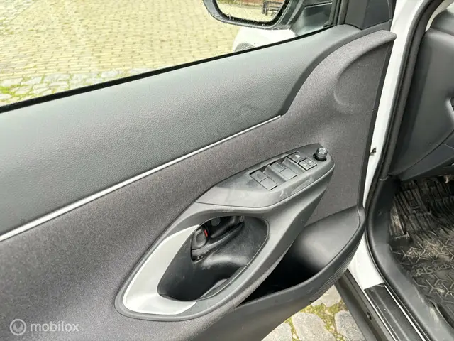 Toyota Yaris Cross 1.5 VVT-I Active 2023 Benzine 22