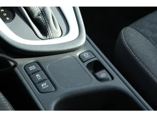 Toyota Yaris 1.5 Hybrid Active 2022 Hybride Benzine 22