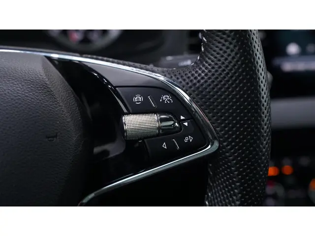 Škoda Karoq 1.5 TSI ACT Sportline Business 2023 Benzine 13