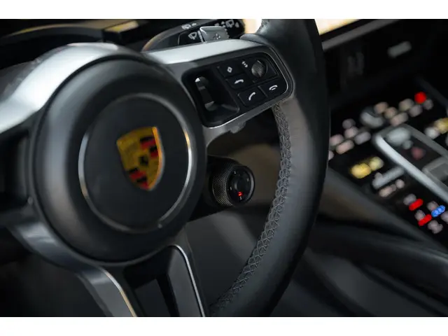 Porsche Cayenne E-Hybrid 2021 Hybride Benzine 12