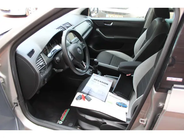 Škoda Fabia 1.2 TSI Ambition 2016 Benzine 17