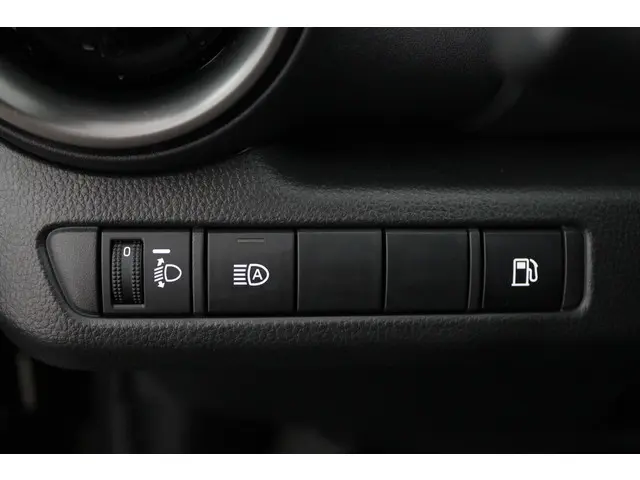 Toyota C-HR 1.8 Hybrid 140 Dynamic 2024 Hybride Benzine 29