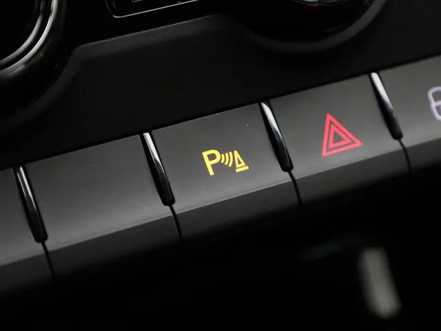 Škoda Karoq 1.5TSI/150PK ACT Sportline DSG 2025 Benzine 27